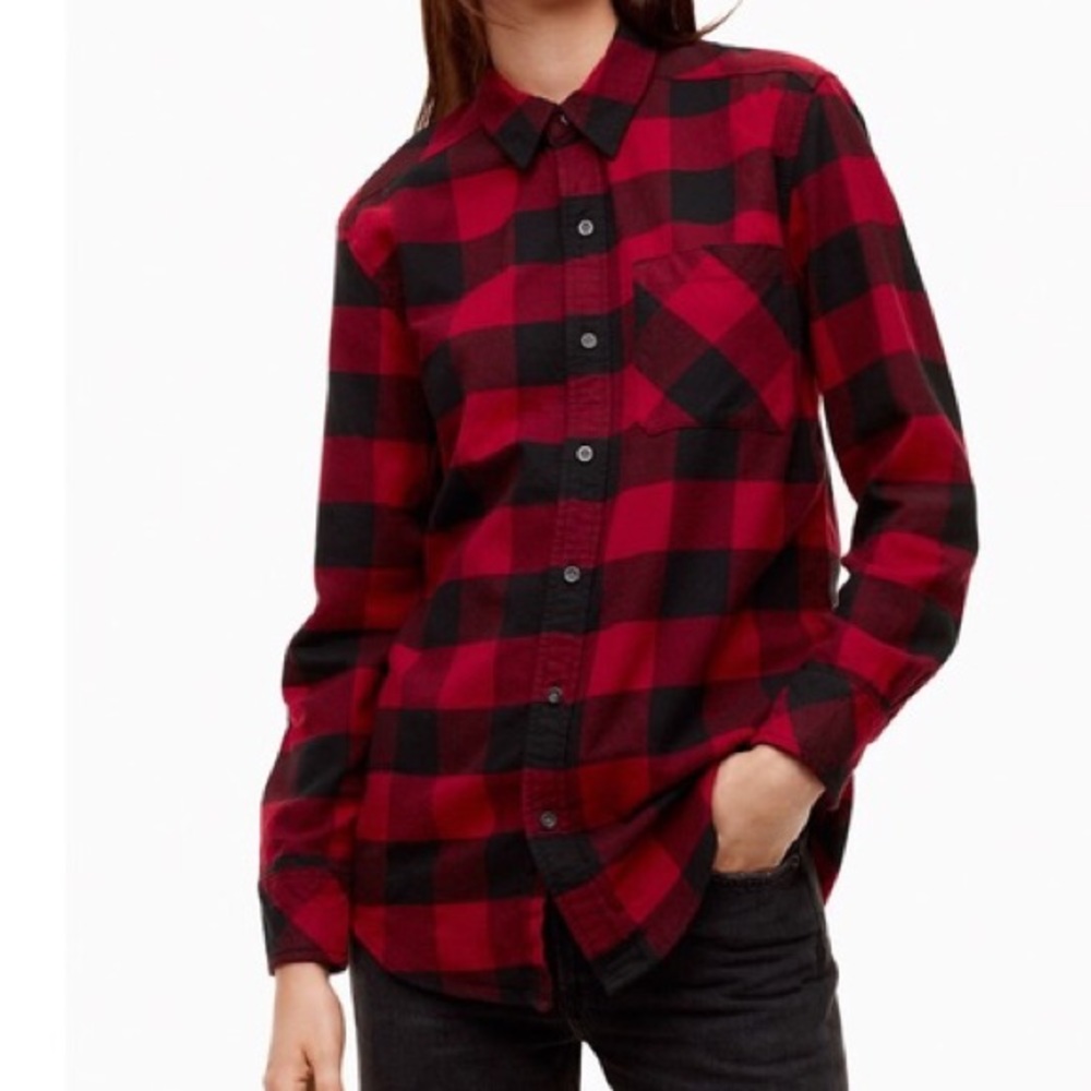 🌻TNA black and red flannel
